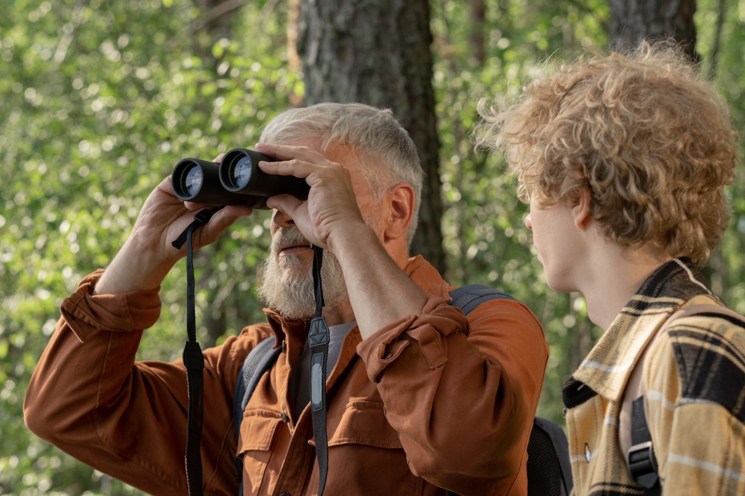 7 Best 10X30 Binoculars — For Hiking & Outdoor Activities