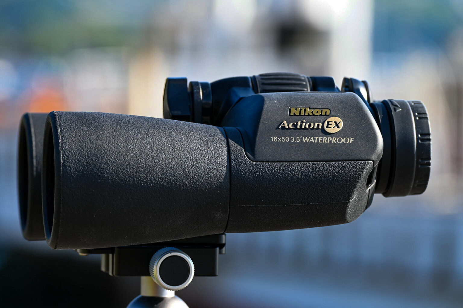 10X50 vs 16X50 Binoculars — General Comparison & Uses BinocularsDesk